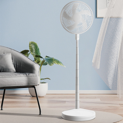 China Portable Oscillating Rechargeable Stand Fan With DC5V Charging Voltage\